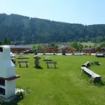 Almdorf Im Winkl - Blockhuettendorf In