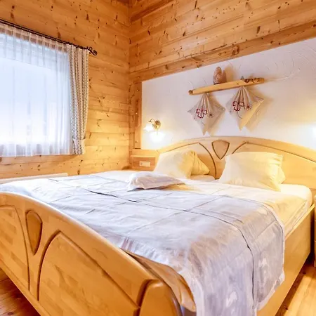 Almdorf Im Winkl - Blockhuettendorf In