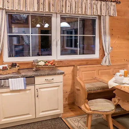 Almdorf Im Winkl - Blockhuettendorf In シャレー *