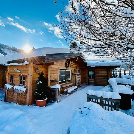 Almdorf Im Winkl - Blockhuettendorf In シャレー *