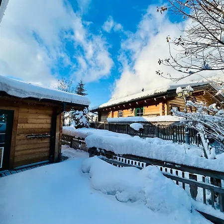 Almdorf Im Winkl - Blockhuettendorf In Groebming غوربمينغ