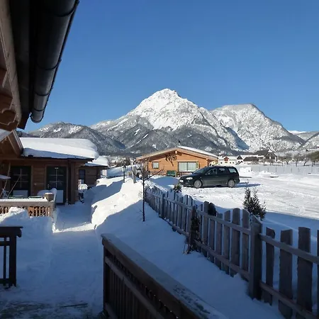 Almdorf Im Winkl - Blockhuettendorf In シャレー グレーブミング