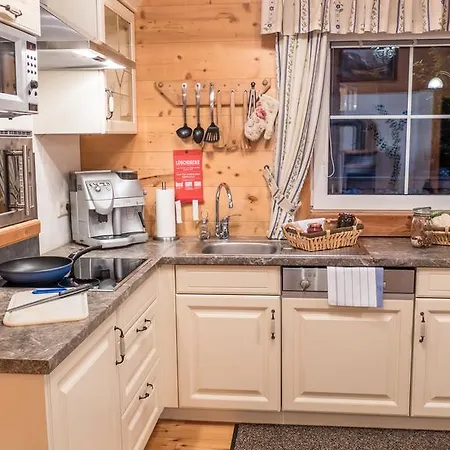 Almdorf Im Winkl - Blockhuettendorf In Groebming غوربمينغ