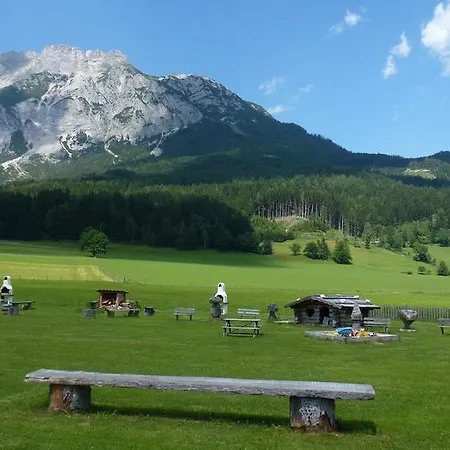 Almdorf Im Winkl - Blockhuettendorf In Groebming شاليه