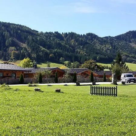 Almdorf Im Winkl - Blockhüttendorf In Grobming