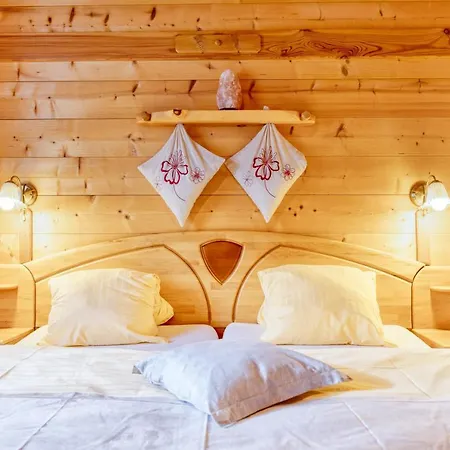 Almdorf Im Winkl - Blockhuettendorf In * グレーブミング