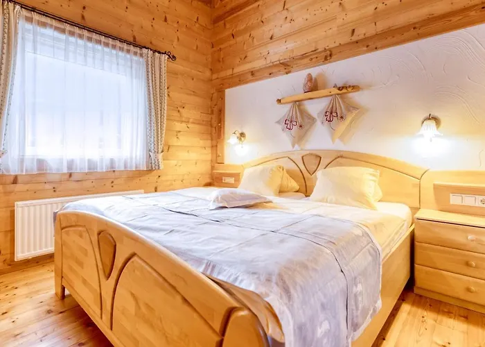 Almdorf Im Winkl - Blockhuettendorf In Groebming