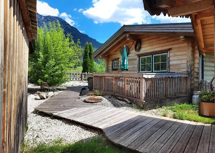 Almdorf Im Winkl - Blockhuettendorf In Groebming