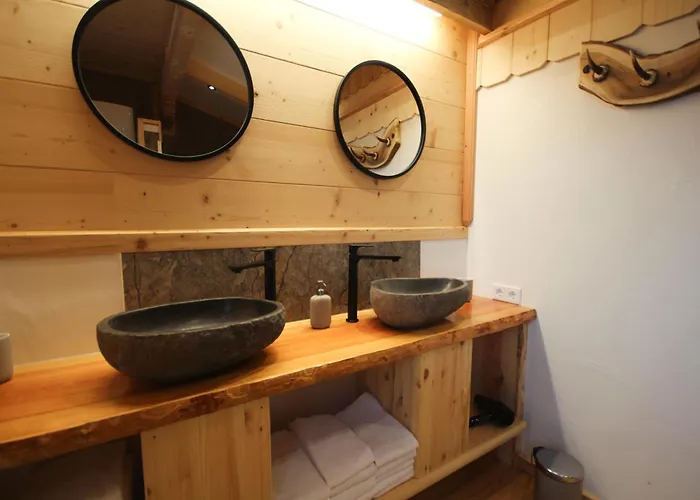 Almdorf Im Winkl - Blockhuettendorf In Groebming * Grobming