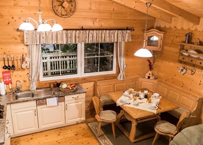 Almdorf Im Winkl - Blockhuettendorf In Groebming *