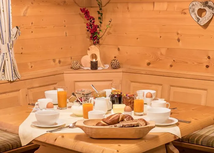 Almdorf Im Winkl - Blockhuettendorf In Groebming