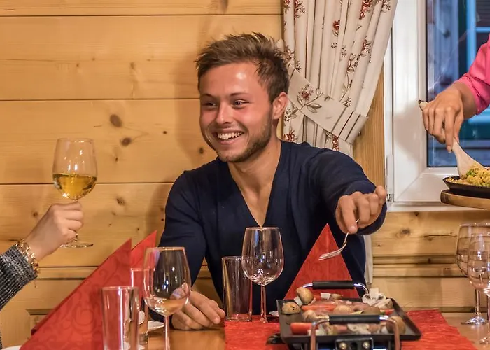 Almdorf Im Winkl - Blockhuettendorf In Groebming