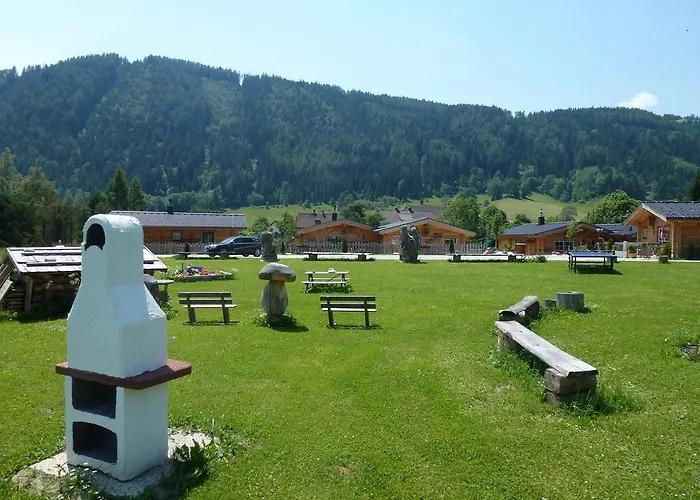 Almdorf Im Winkl - Blockhuettendorf In Groebming