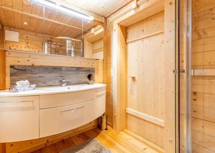 Almdorf Im Winkl - Blockhuettendorf In Groebming *